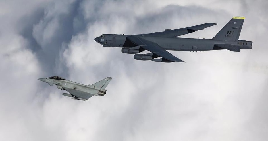 Става напечено: САЩ вдигнаха бомбардировачите B-52, способни да нанесат ядрен удар