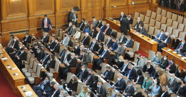 Да им е честито! Депутатите с рекордни заплати