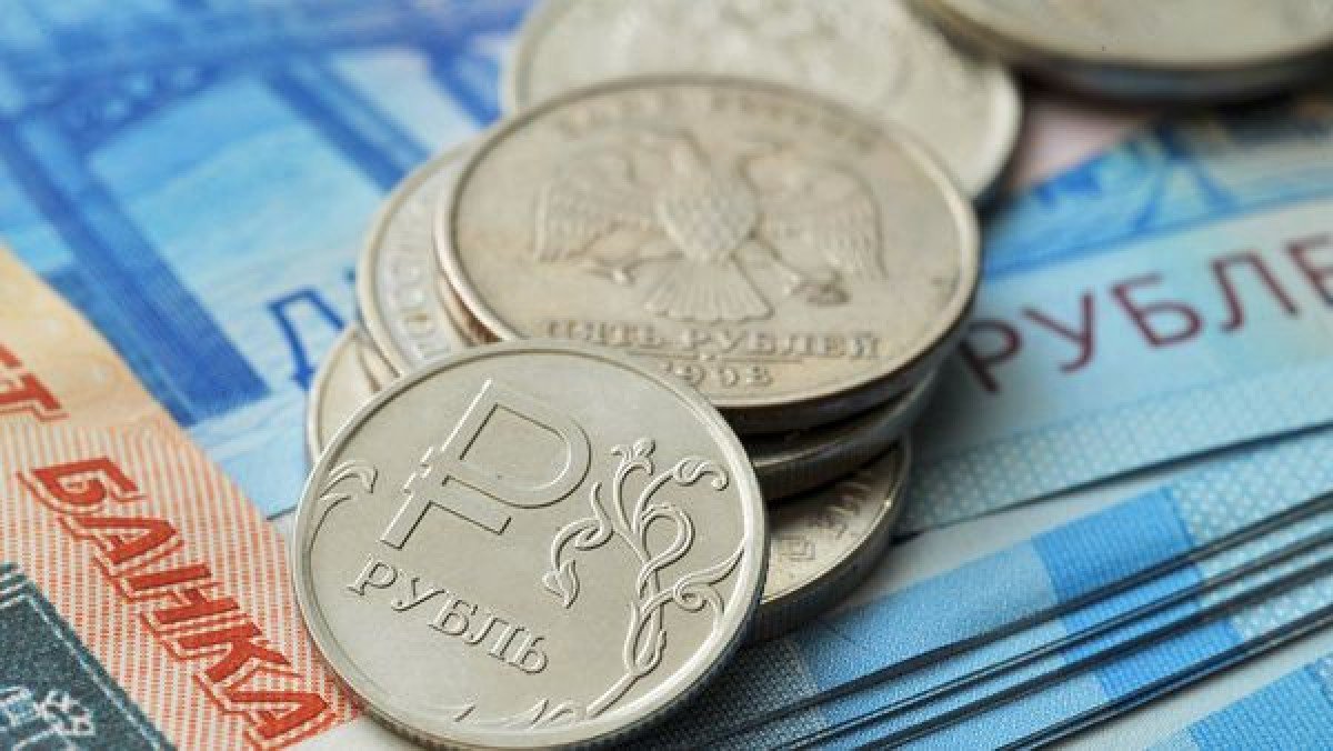 СРИВ: Рублата се срива, вижте колко е средната заплата в Русия, ако я обърнеш в български лев
