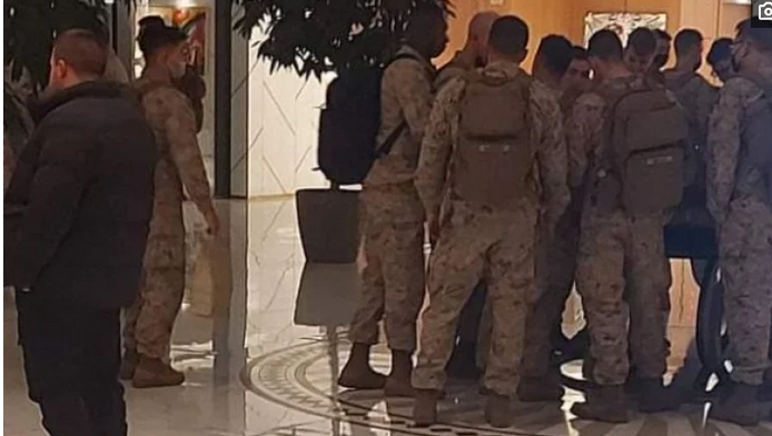 Паника заради СНИМКИ на натовски войници в един от най-скъпите хотели в София, какво се случва?!