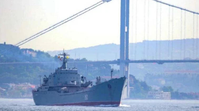 За първи път! Турция отказа достъп на три руски военни кораба през Босфора