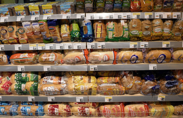 НОВА ОПАСНОСТ: Ще удари ли хляба цена от 6 лева?