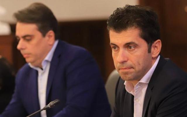 Вътрешен преврат: Асен Василев бие шута на Петков! Канадеца не предполага какво му готвят