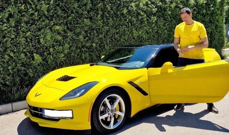 Дани Петканов с нова кола след развода: Пряк път към спалнята!