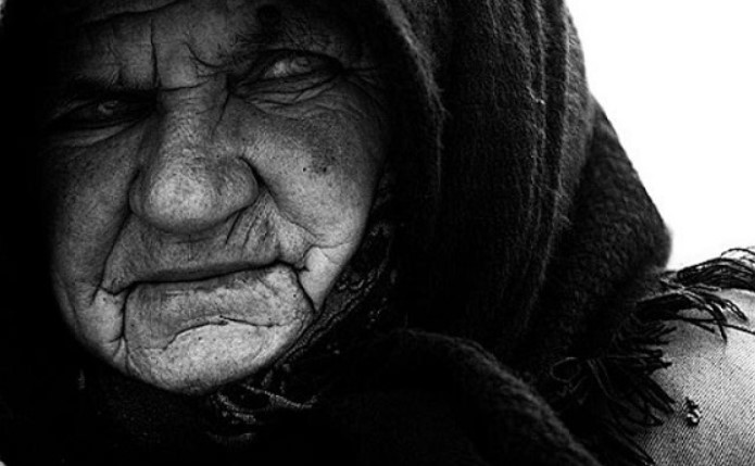 Синът: Мразех я и ме беше срам от нея! Майката: Прости синко, че дойдох до твоята къща и уплаших