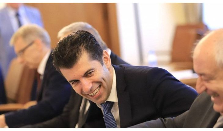 Повдигат обвинение на Кирил Петков за държавна измяна?