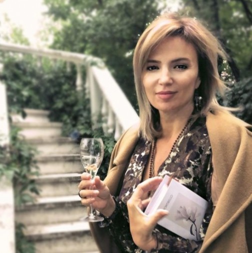 14-годишната дъщеря на Ирина Тенчева е прекрасно нейно копие – нежна и красива млада дама (Снимки)