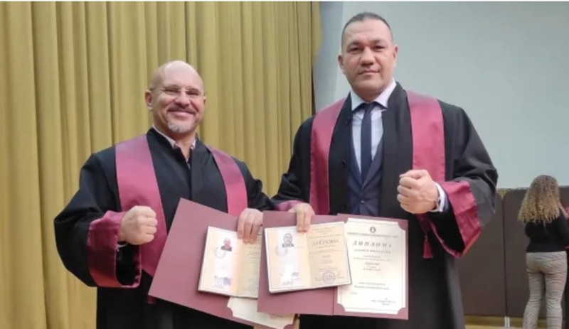 Кубрат Пулев стана магистър по политика и бизнес