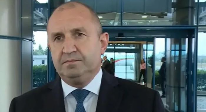 Радев се заяде с ГЕРБ и БСП: Направете си правителство и тогава уволнявайте министрите ми
