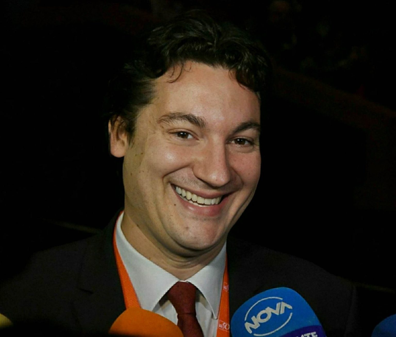 Мъжът на любима певица: Зарков разби котката ни в стената! Жена му пишеше заплахи с червило