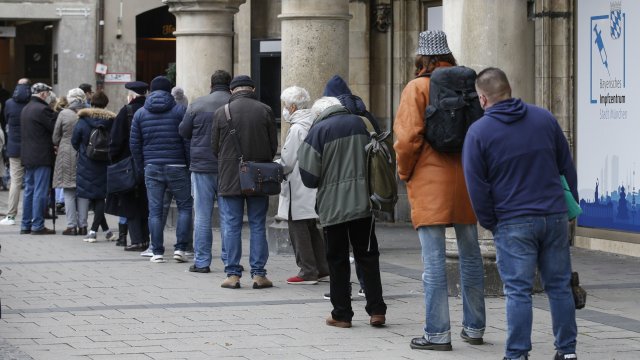 Защо в Германия милиони хора не работят, а живеят на помощи