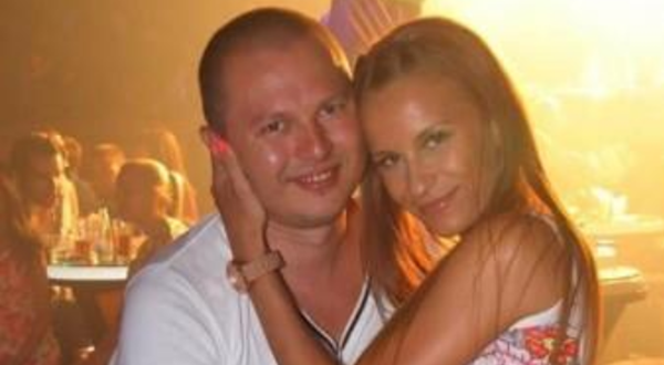 Гъмзата вдигна палат за половин милион: Музикантът се фука с къща, по-голяма от тази на Дългия