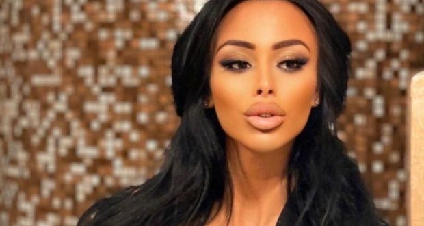 Ще я познаете ли? Вижте Алекса на Денис Теофиков като ученичка (Преди корекциите е съвсем друго момиче – Снимки)