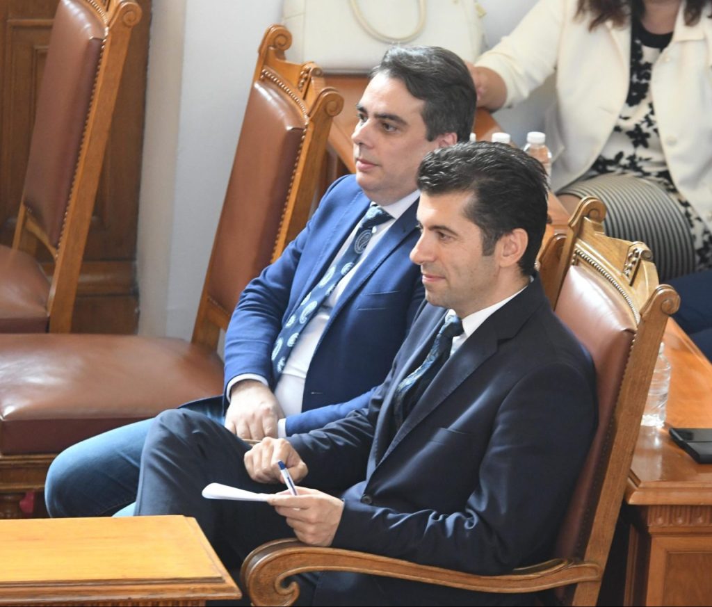 ГЕРБ разби Киро и Асен: Лявото е популизъм! Днес лявата партия на България не е БСП, а ПП