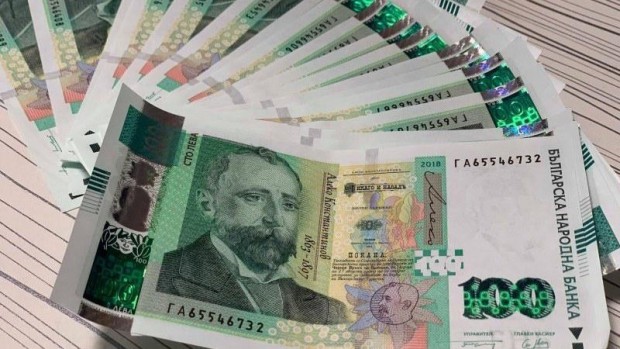 Вдигат данъци заради пенсиите!