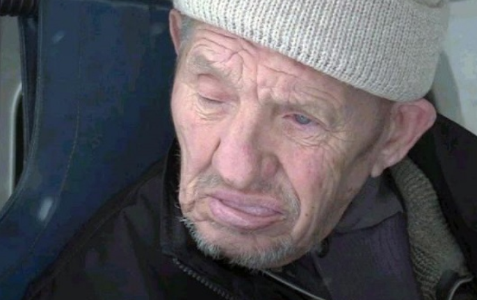 Тъжната история на бай Иван за бедните пенсионери, които изградиха България, а сега ровят по кофите