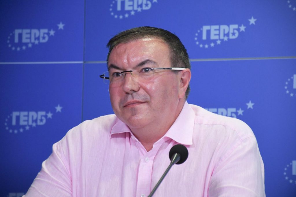 Професор от ГЕРБ в Златарица: Докато управлявахме, в държавата имаше пари. Икономиката бе с реален растеж