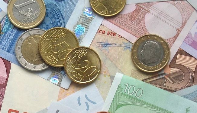 Решено: Изплащат бонуси към пенсии и заплати за Великден