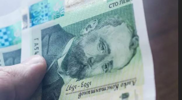 Над 300 000 човека преместиха парите си за втора пенсия! НА много обаче им отказаха!