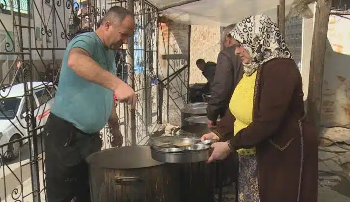 Всеки петък различно семейство от Рибново приготвя храна за цялото село