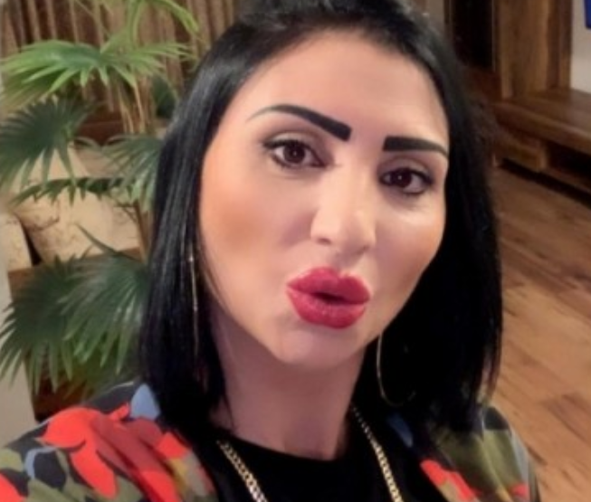 Софи Маринова показа родителите си, целите накичени в злато