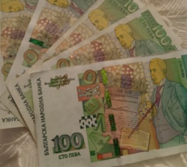 Голяма новина за 3 повишения на минималната заплата: Първо става 940 лв., ето кога