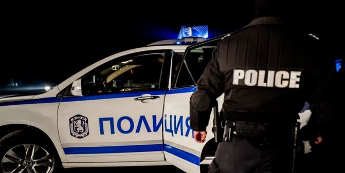 Ужас в София: Бежанци намушкаха млада жена, минувач я намери обляна в кръв и…