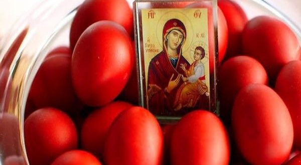 Всички знаем, че първото яйце за Великден е червено – но ето какво ЗАДЪЛЖИТЕЛНО се прави с него: