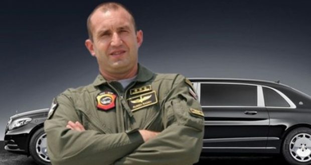 Мерцедес за 1 млн. пази Радев от взрив