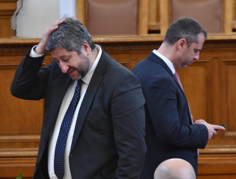 Излезе наяве колко милиона са дали ПП-ДБ само за Фейсбук! Сумата е потресаваща, а резултат – никакъв