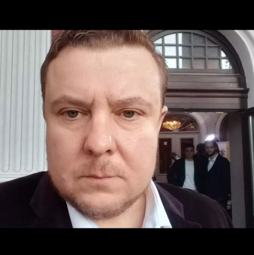 След скандалите и унижението: Васил Драганов се похвали с нова жена