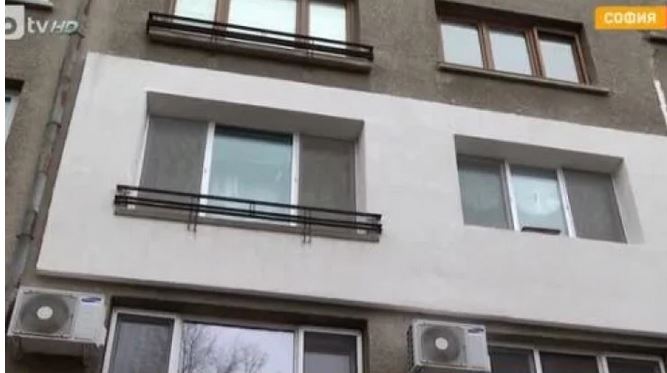 Софиянец сложи изолация на апартамента си, а сега го принуждават да я махне, ето защо ВИДЕО