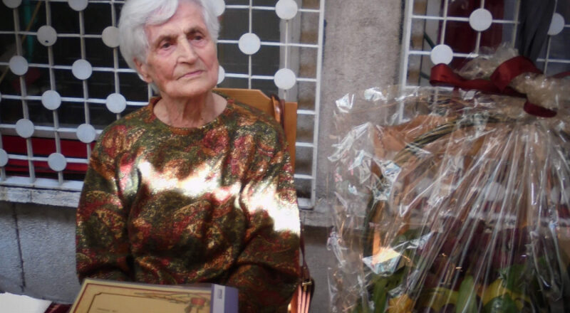 102 годишна българска учителка: Ученик не се наказва, преподава се с любов!