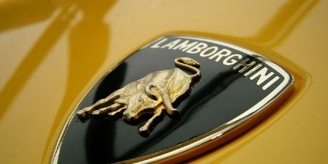 Първият модел на едно от най-гъзарските Lamborghini в света лъсна в България