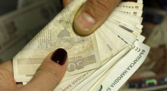 Шефове се оплакват, няма достатъчно работници – предлагат заплата от 4000 лева, търсят 7000 души