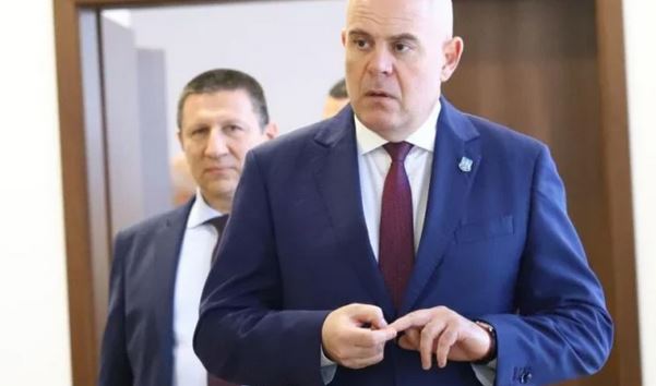 Нови данни: Ето какво е трябвало да прави Гешев преди инцидента