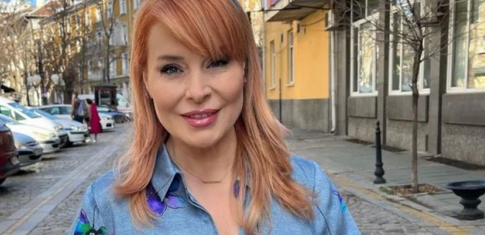 Мира Добрева си показа гърдите на плажа и подлуди мъжете СНИМКИ 18+