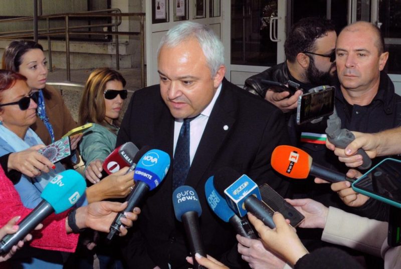 Демерджиев скочи остро на Киро: Не може да назначаваме шофьорите и фризьорите си в МВР