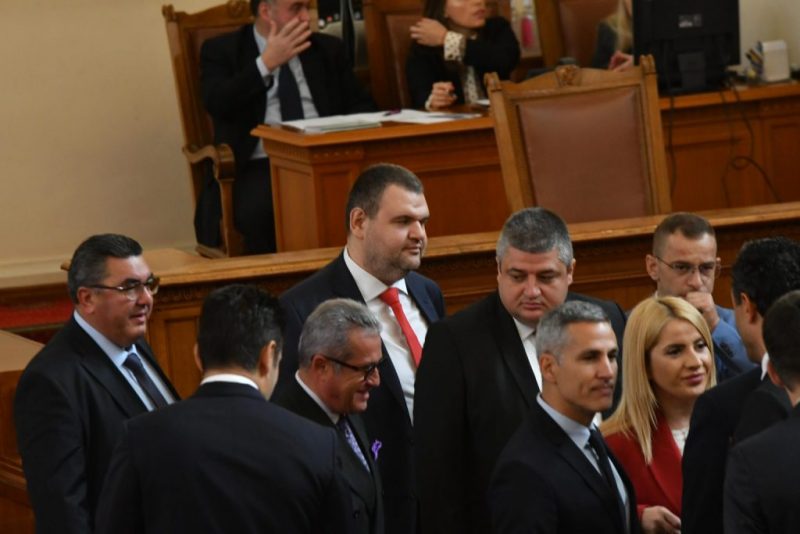 Пеевски преговаря с Киро над 30 минути
