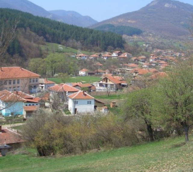 Ако имате селска къща, не бързайте да я продавате, вижте защо е важно