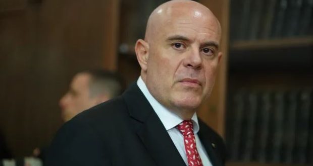 Вижте тайното семейство на Иван Гешев СНИМКИ