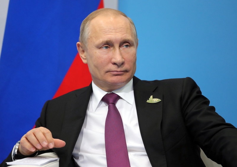 Владимир Путин забрани операциите за смяна на пола