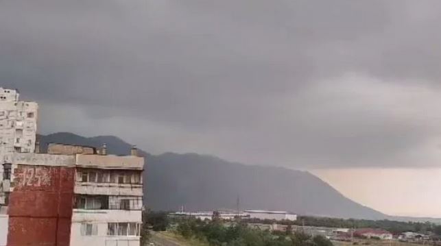 НИМХ алармира за задаващ се обрат във времето, ето къде ще вали и трещи