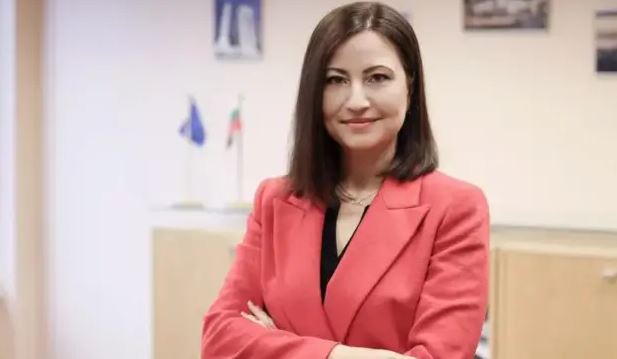 Решиха за наследничката на Мария Габриел: Конфликт на интереси няма!