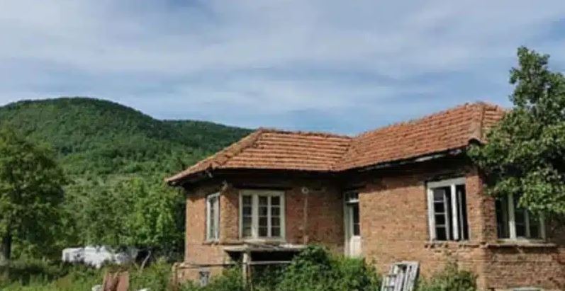 Абсолютни съборетини в тези наши села започват от стотици хиляди и стигат до милиони левове!