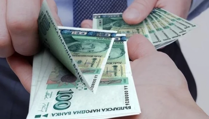 Важно за пенсионерите! Рекордни пари за пенсии, вдигат майчинството и осигуровките