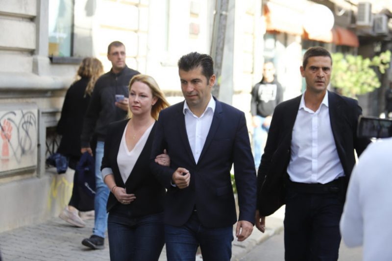 ОГРОМНА Трагедия в семейството на Кирил Петков! ПОКЛОН / СНИМКИ