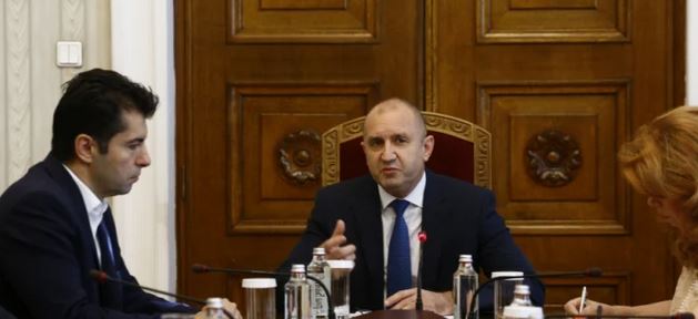 Декларации: Кирил Петков милионер и бръмчи с 4 коли, Радев и Борисов даже нямат апартаменти, а най-беден министър е…