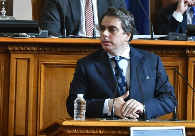МРЕЖАТА ГЪРМИ: А Асен защо не си подаде оставката? Помните ли думите му