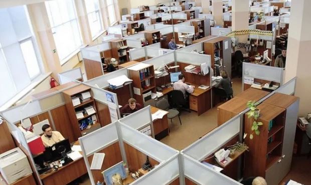 Със задна дата: Заплатите на тези държавни служители скачат с около 400 лева